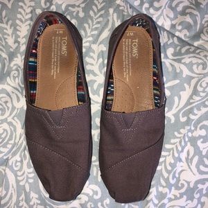 Tom’s Gray Flats